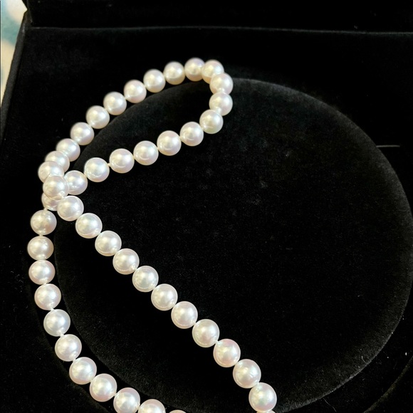 Akoya Pinkish White Choker Pearls with 14K gold lock. 17” Authentic - Picture 4 of 7